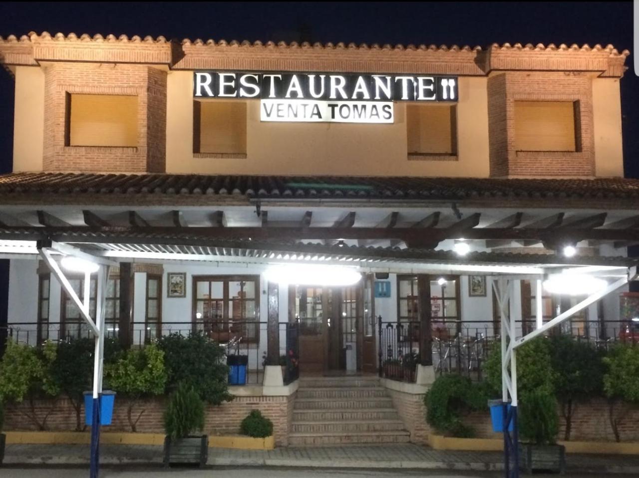 Hotel-Restaurante Venta Tomas Almuradiel Екстериор снимка
