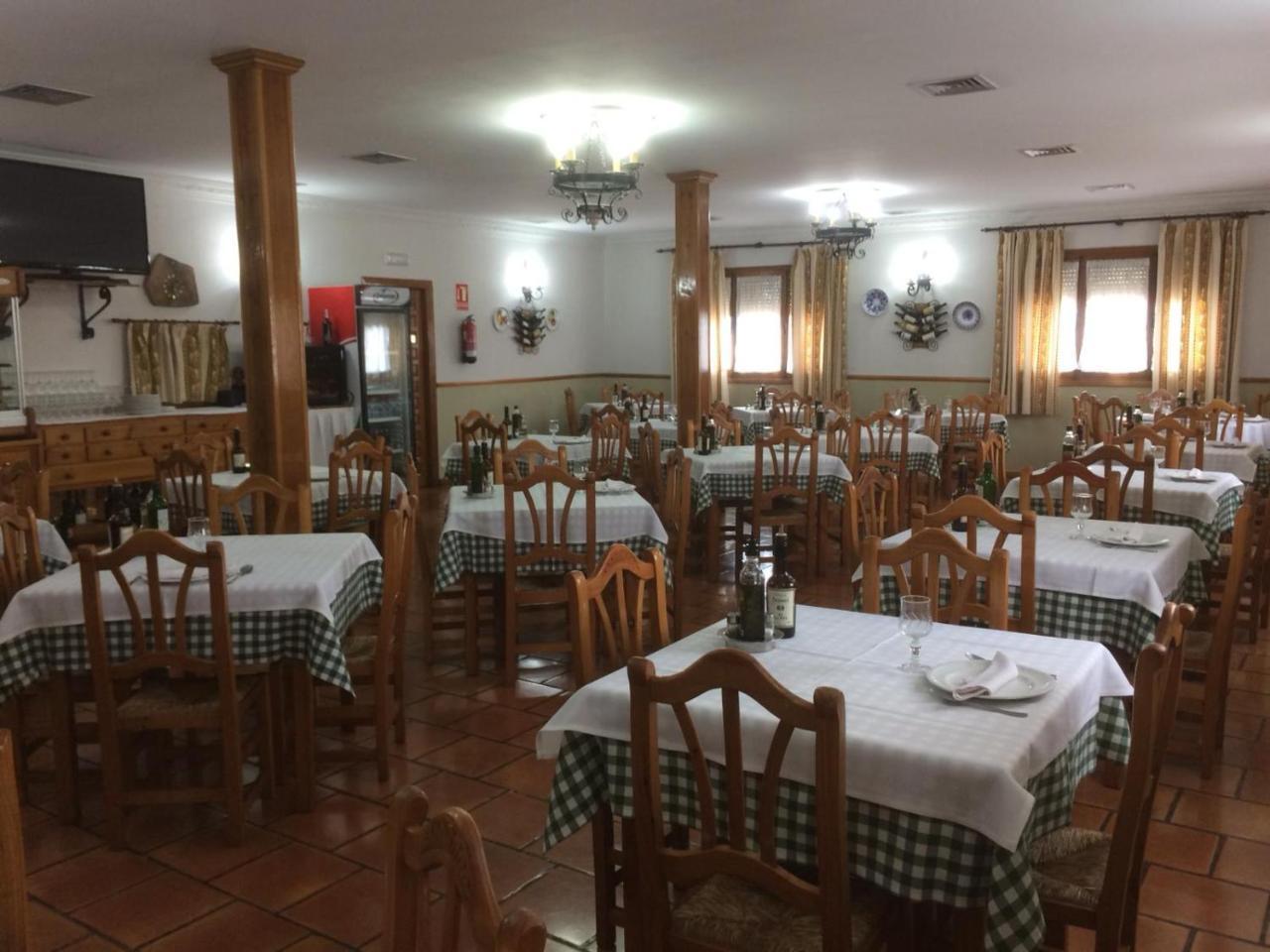 Hotel-Restaurante Venta Tomas Almuradiel Екстериор снимка